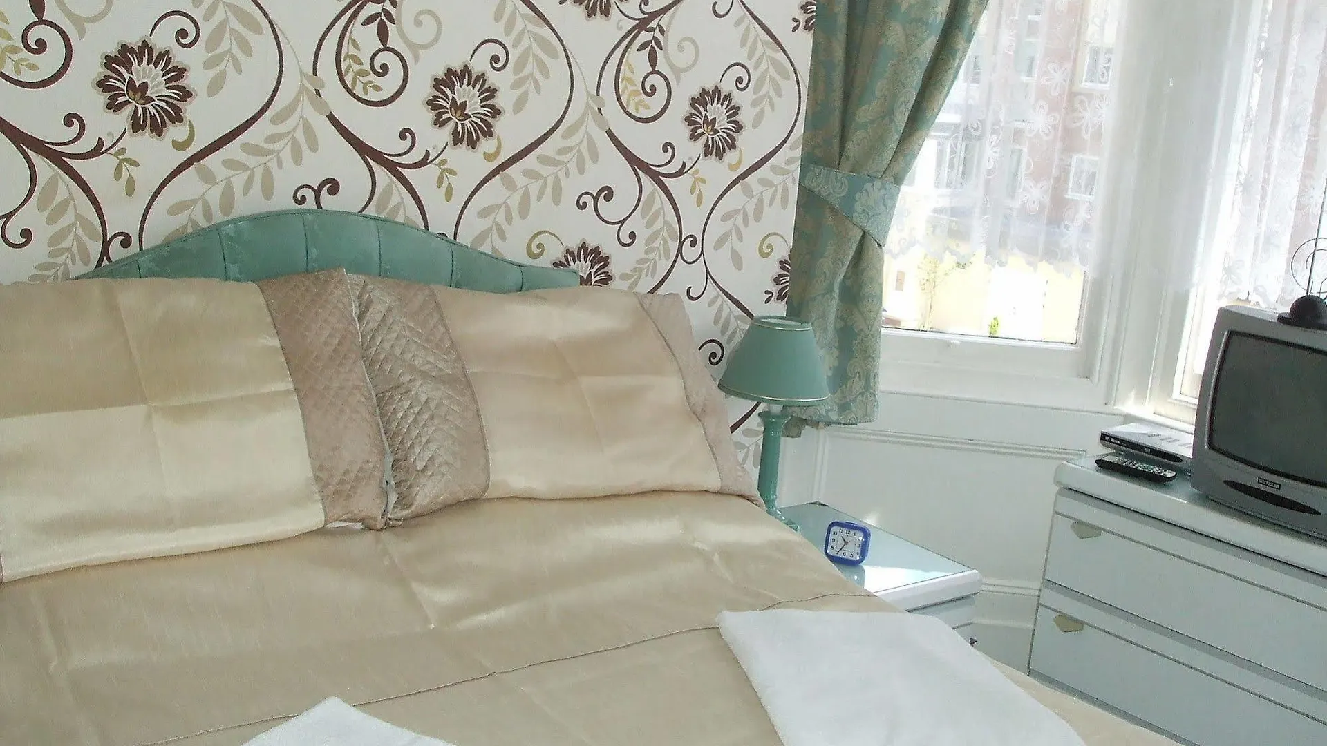 Konukevi The Arran Otel Scarborough